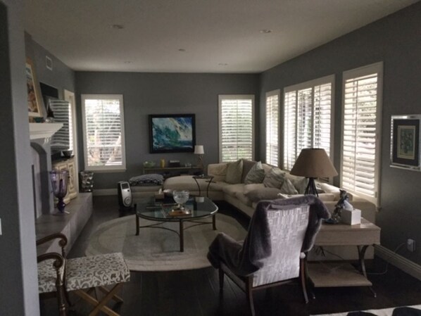 Living area - Southern California Luxury House (Coto de Caza)