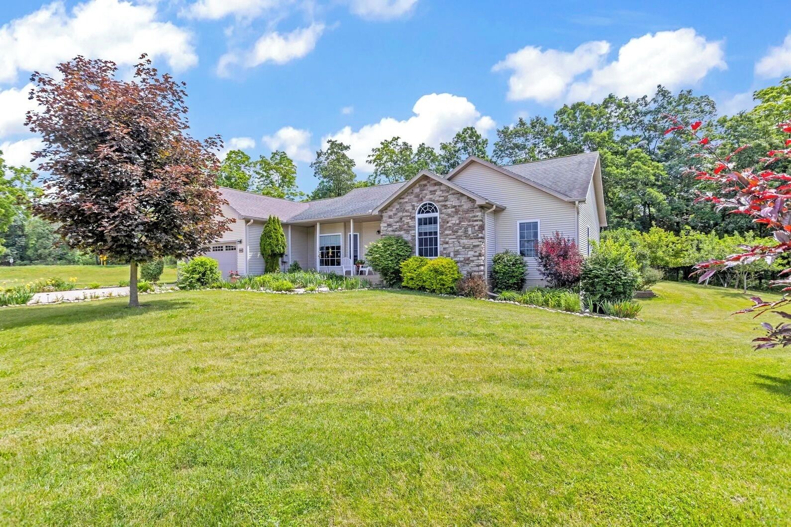 Scenic rural area within walking distance to lake, park and restaurants 