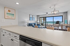 Interior - Destin Beach Club 1BR with Bunk! Beachfront Condo with Spectacular Gulf Views! (Destin)