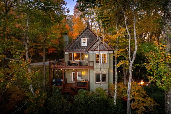 Exterior - S'More To Love! Pet Friendly, Hot Tub, Pool Table, Views, & More! (Seven Devils)