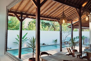 Villa – deluxe, 2 soverom, privat basseng | Oppholdsrom