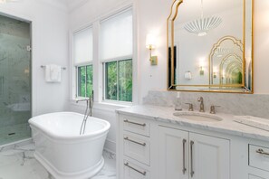 Shower, hair dryer, towels - Fabulous 5 BR/5.5 BA Home! New Construction! Pool! Screen Porch! Amenity access included (Seabrook Island)