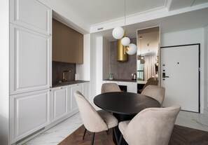Dining - Grzybowska Deluxe Apartment #70 (Warszawa)