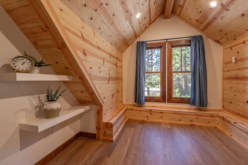 *NEW* Cute Tahoe City Cottage-Close to Beach