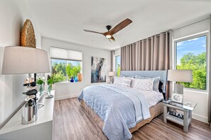 2 Schlafzimmer, Schreibtisch, Bügeleisen/Bügelbrett, Reisekinderbett