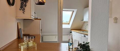 冷蔵庫、オーブン、コンロ、食器洗い機