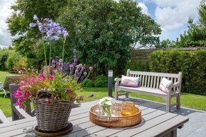 Unclassified image, 4 of 64, button