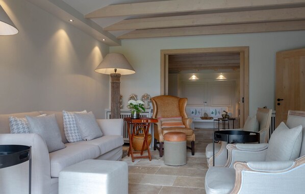 Unclassified image, 1 of 64, button