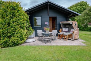 Unclassified image, 2 of 64, button