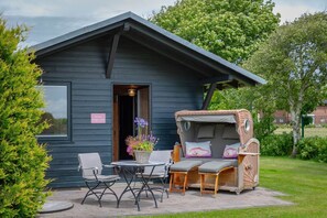 Unclassified image, 4 of 64, button