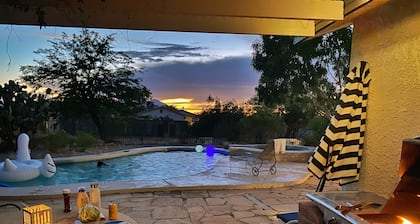 LAZY H BAR RANCH ESTATE, 3 /2, AC, Pool, Hot Tub, BBQ, Horses and Dogs Welcome!