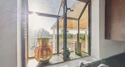 LAZY H BAR RANCH ESTATE, 3 /2, AC, Pool, Hot Tub, BBQ, Horses and Dogs Welcome!