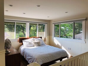 3 bedrooms, iron/ironing board, WiFi, bed sheets - Charming 3-bedroom house with a pool, jacuzzi, AC & WiFi in lovely Sierra Madre (Sierra Madre)