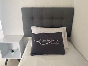 3 Schlafzimmer, Schreibtisch, Bügeleisen/Bügelbrett, kostenloses WLAN