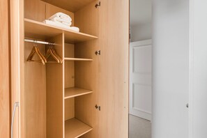 Interior - Exquisite Clerkenwell 1BR, near St Paul's Cathedral, by Blueground (London)