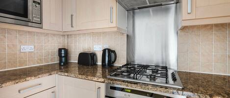 Fridge, microwave, oven, stovetop