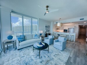 Smart TV - Steps to the Sand at this Beach Getaway 4 bed/3bath - Sleeps 8 - Oceanfront View (Orange Beach)