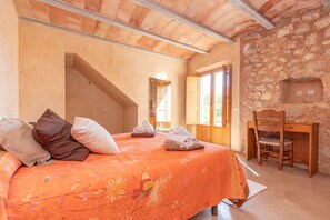 3 habitaciones, tabla de planchar con plancha y wifi gratis 