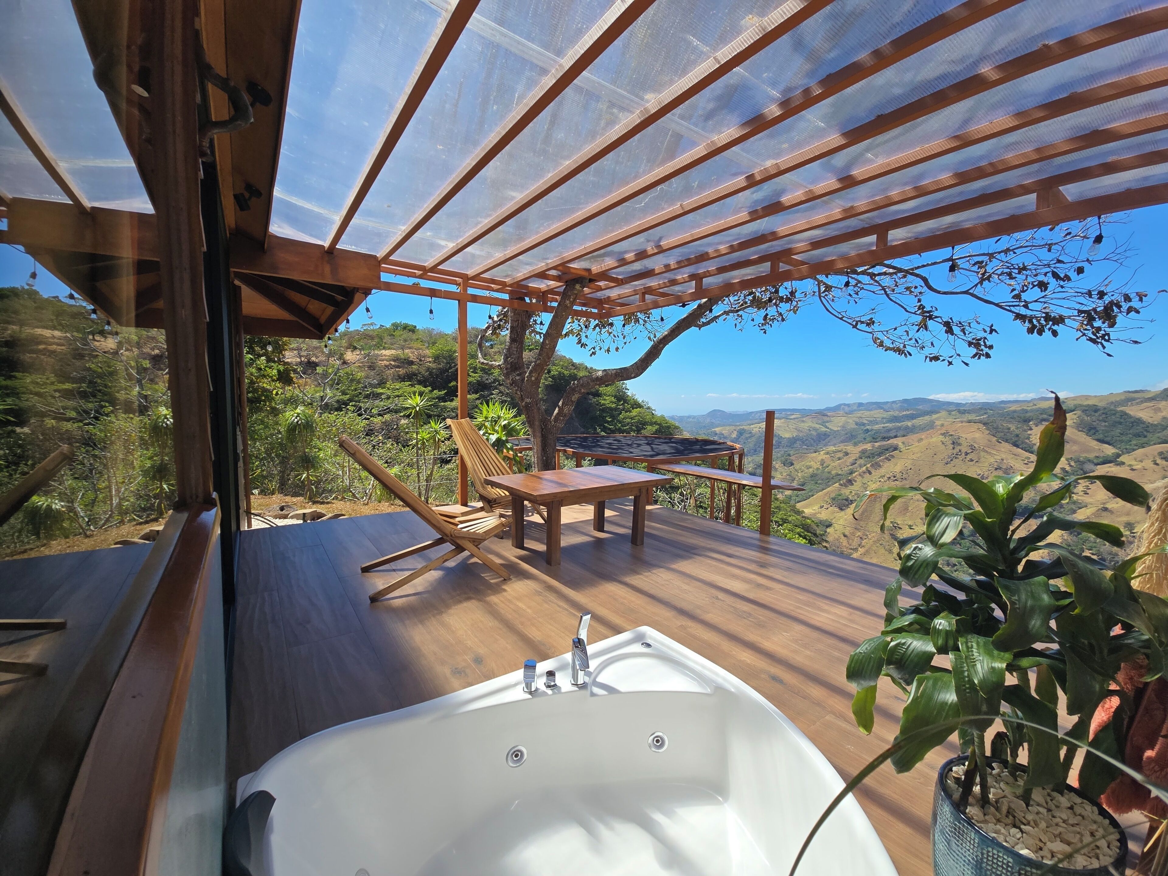 Häämatkamökki, kylpyamme, vuoristonäköala | Näkymä vuoristoon