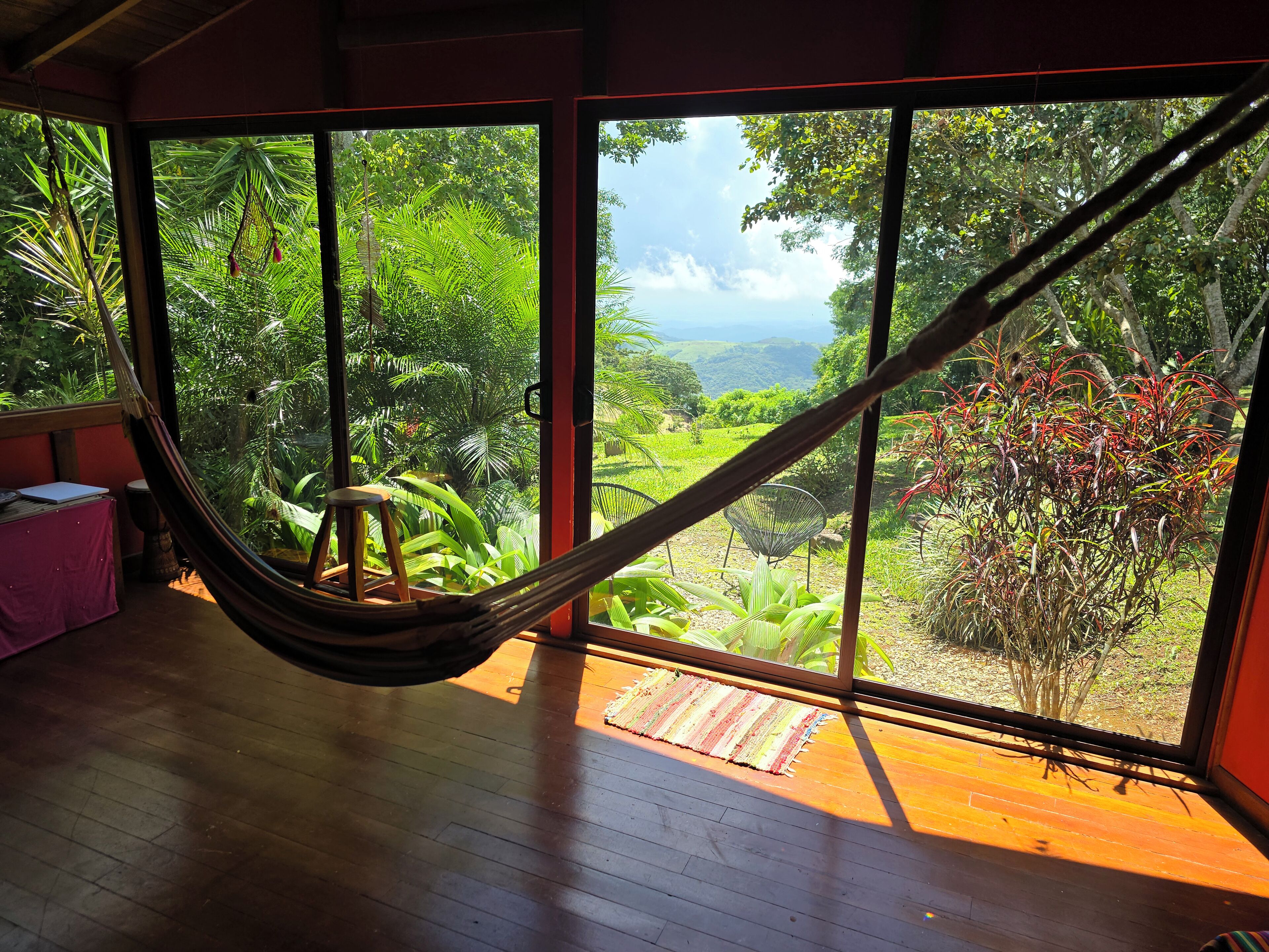 Family Cabin, 2 Bedrooms, 2 Bathrooms, Mountain View | Living area