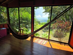 Cabane Familiale, 2 chambres, 2 salles de bains, vue montagne | Coin séjour
