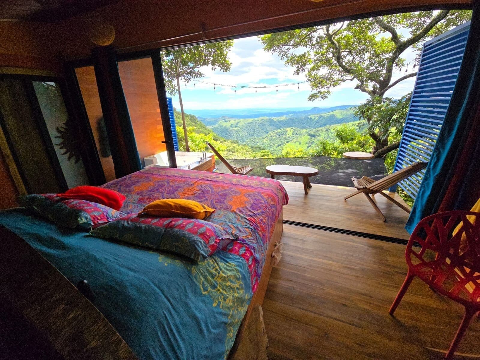 Panoramic Cabin, Bathtub, Mountain View | Hypo-allergenic bedding, individually furnished, desk, free WiFi