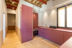 Fridge, oven, dishwasher, coffee/tea maker - Spanish Steps Exclusive 3BDR (Roma)