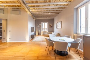 Dining - Spanish Steps Rooftop Penthouse (Roma)