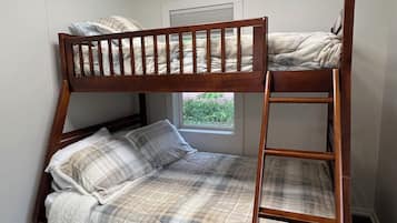 2 bedrooms, bed sheets