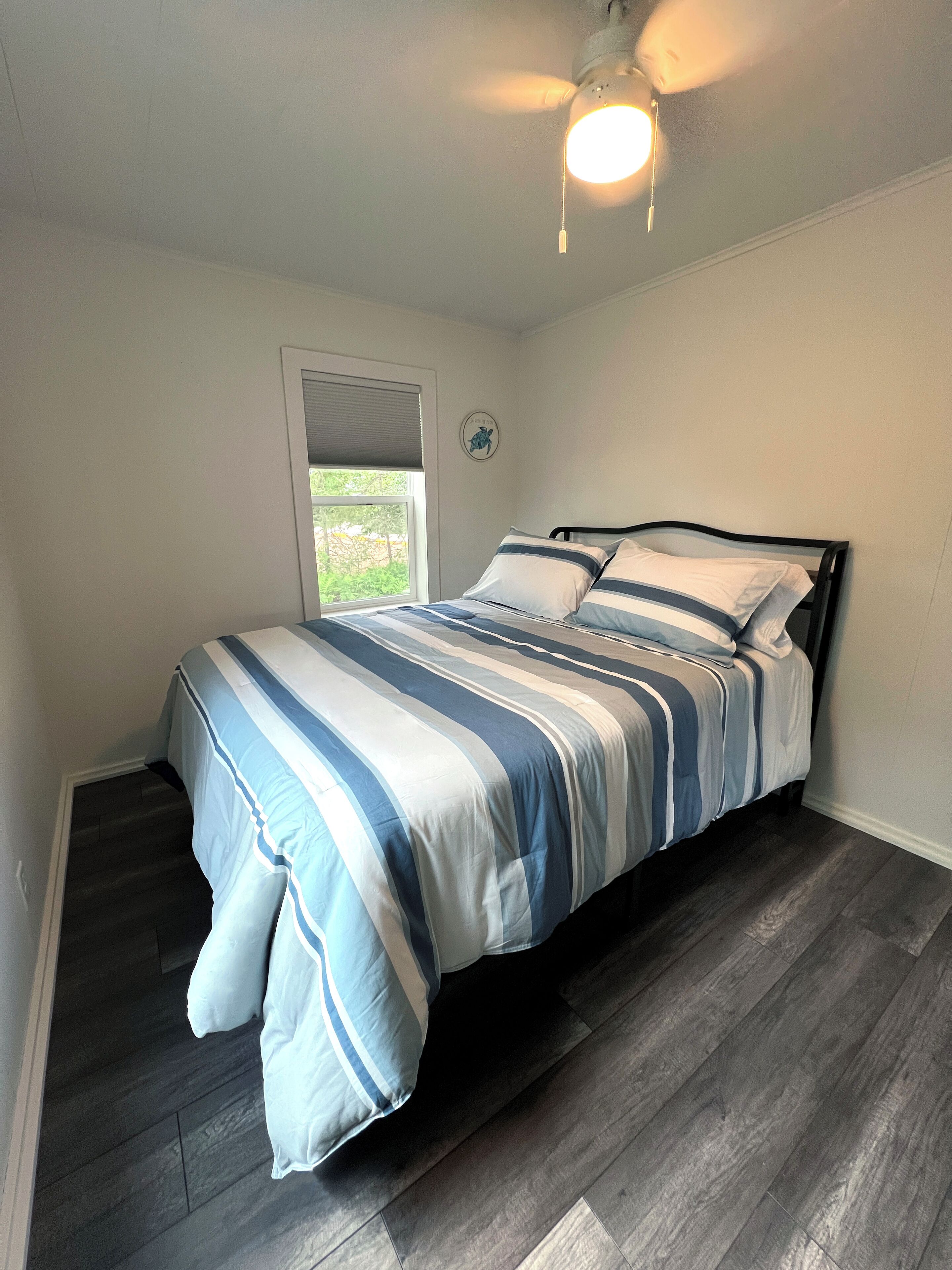 2 bedrooms, bed sheets