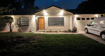 Newly renovated home with a pool in the heart of south Lakeland.