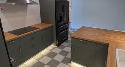 Updated home with heated pool south Lakeland