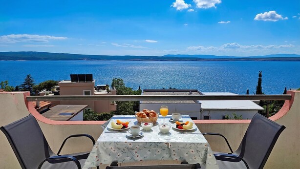 Outdoor dining - Sea View Apartment Neti, Dramalj, Croatia (Dramalj)