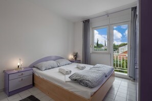 1 bedroom, free WiFi, bed sheets