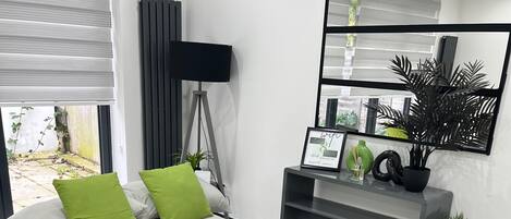 2 室のベッドルーム、アイロン / アイロン台、WiFi、ベッドシーツ