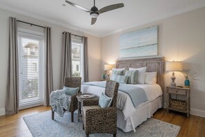 4 habitaciones, tabla de planchar con plancha y cuna de viaje 