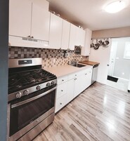 Family Σπίτι, 1 Υπνοδωμάτιο, Μη Καπνιστών, Κουζίνα | Ιδιωτική κουζίνα | Βραστήρας για καφέ/τσάι, βραστ ήρας νερού, φρυγανιέρα, καρεκλάκι μωρού