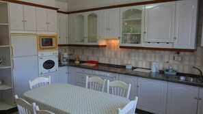Microwave, oven - Lolo´s House in Lariño next to the beach (Lariño)