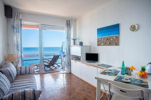 TV - Sole Surf E Relax, Sanremo, Italy (Sanremo)