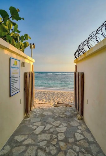  Juan Dolió, Guayacanes, San Pedro de Macorís 203-D