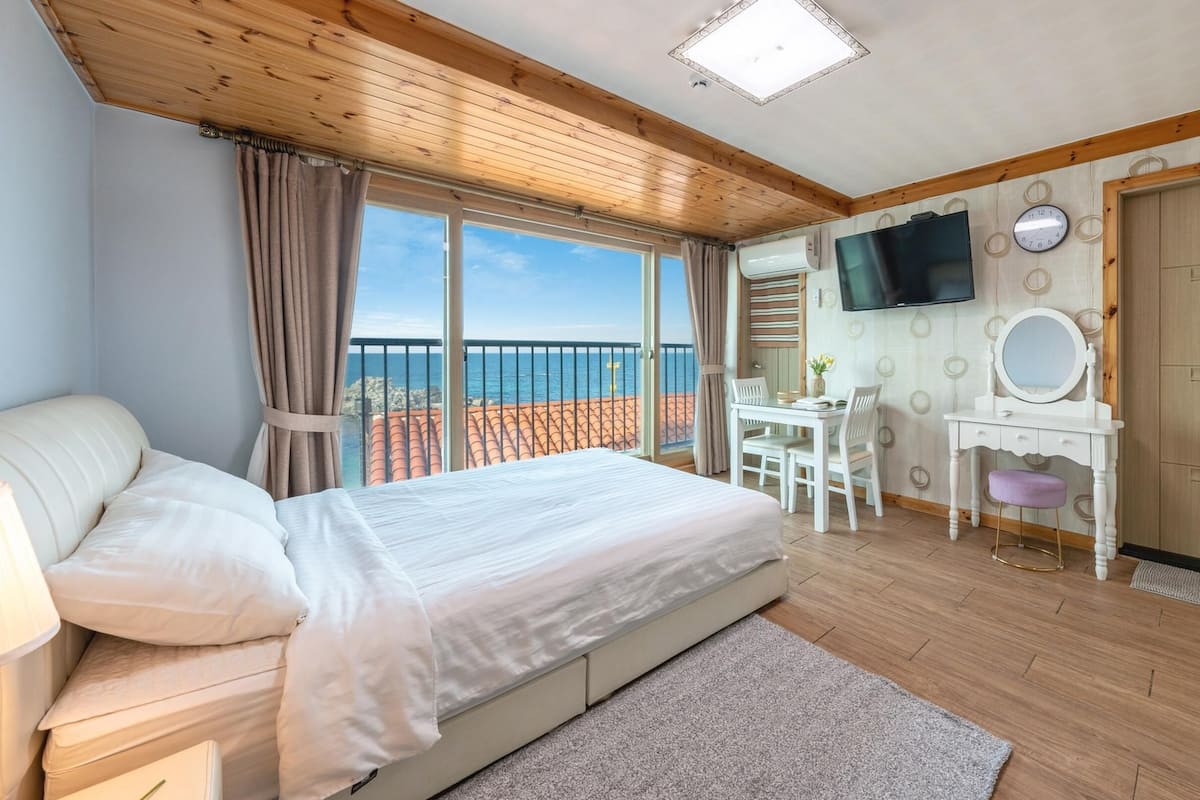Basic Room, 1 Bedroom (302ho(byeolbiccbada,osyeonbyu)) | 1 bedroom, free WiFi