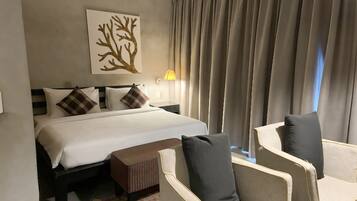 Superior Studio | Desk, free WiFi, bed sheets