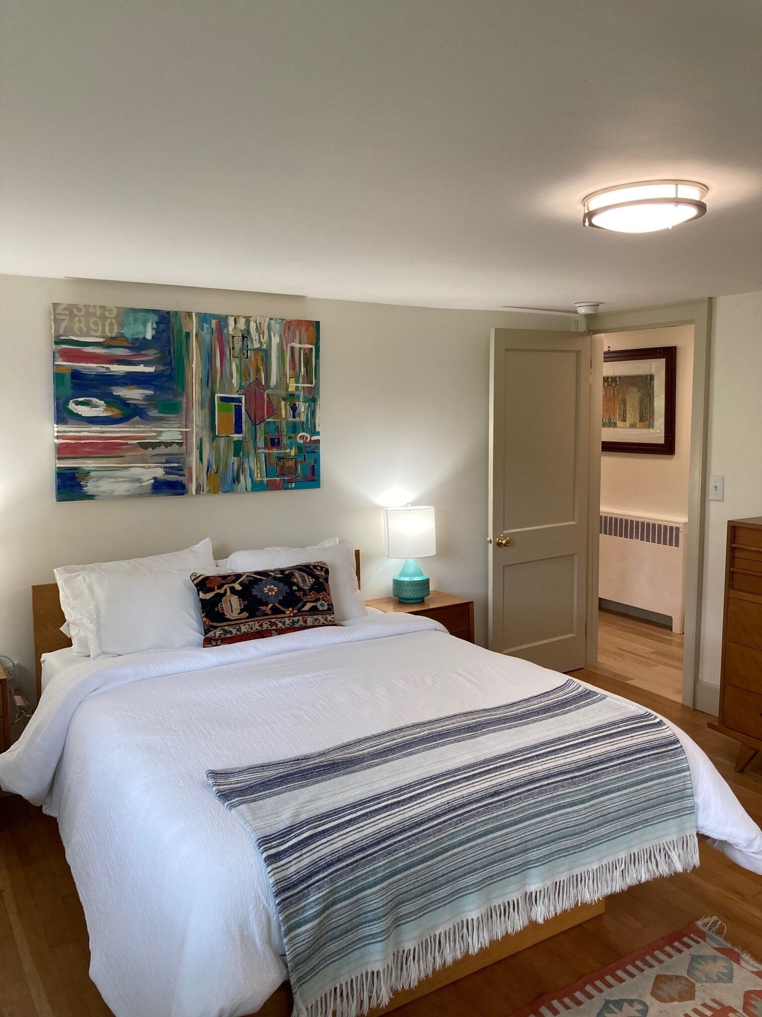 1 slaapkamer, een strijkplank/strijkijzer, wifi, beddengoed