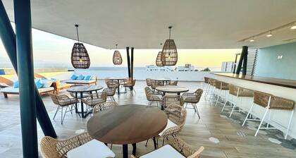 200 METERS FROM THE BEACH, INFINITY POOL, APARTMENT 2 BEDROOMS 2 BATHROOMS