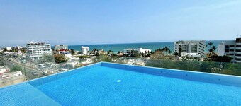 200 METERS FROM THE BEACH, INFINITY POOL, APARTMENT 2 BEDROOMS 2 BATHROOMS