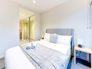 2 bedrooms, desk, iron/ironing board, WiFi