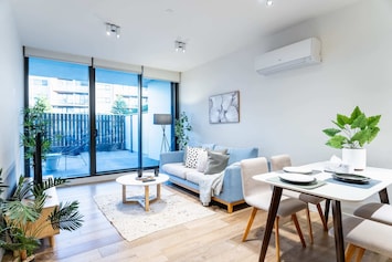 Cozy lounge & Smart TV