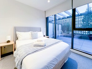 2 bedrooms, desk, iron/ironing board, WiFi - Beachfront 2B APT at Quay Boulevard Free Parking (Werribee South)
