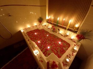 Chambre Exécutive | Baignoire relaxante profonde