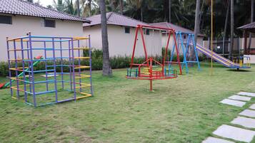 Children’s play area – outdoor